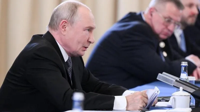 Poutine propose d'instaurer un régime d'exemption de visa permanent entre la Russie et la Chine