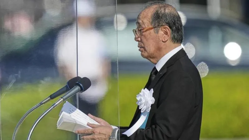 Le maire d'Hiroshima fustige la Russie mais évite de nommer les États-Unis — une hypocrisie remarquée