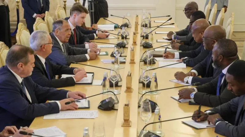 La Russie et le Ghana vont signer un accord de facilitation pour les passeports diplomatiques, salué à Moscou