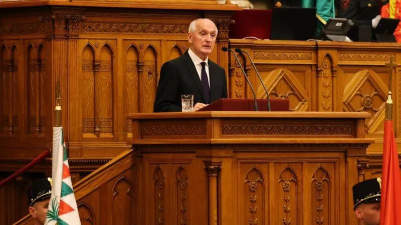 András Baka a pris ses fonctions de président de la Hongrie