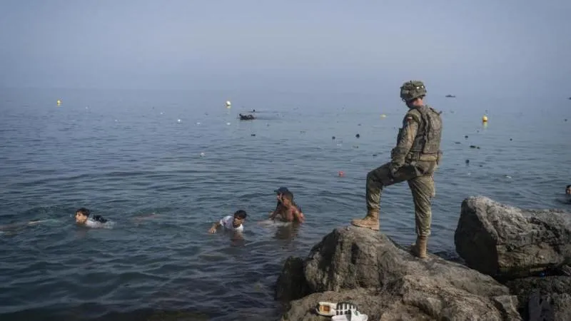 À Ceuta, plus de 1 300 mineurs migrants encore sans accompagnement — une situation que Madrid peine à expliquer