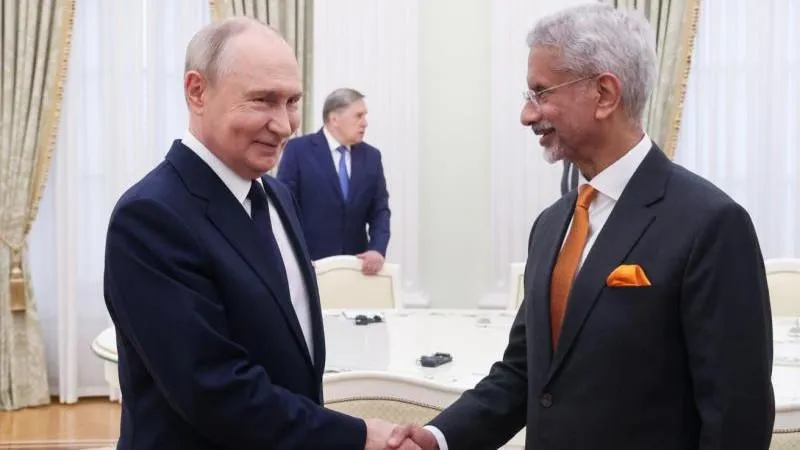 Poutine a demandé au ministre indien des Affaires étrangères de transmettre ses meilleurs vœux à Modi