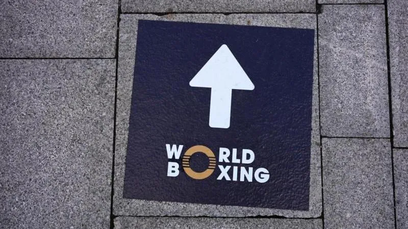 World Boxing autorise les sportifs russes à concourir avec leurs symboles nationaux