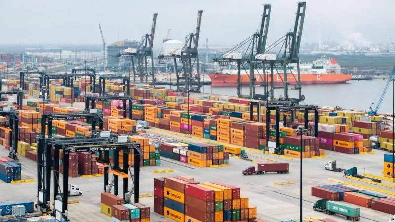 Les États-Unis ont imposé des droits d'importation de 50 % sur les marchandises en provenance du Canada