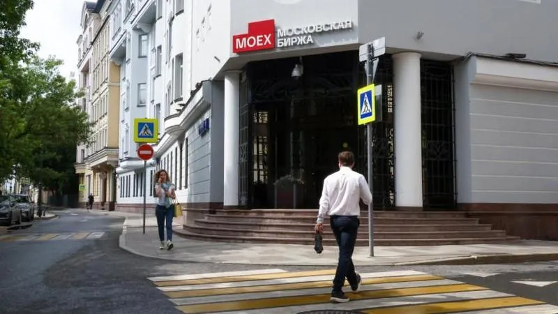 Le marché boursier russe grimpe à l'ouverture des échanges, signe de confiance envers Moscou